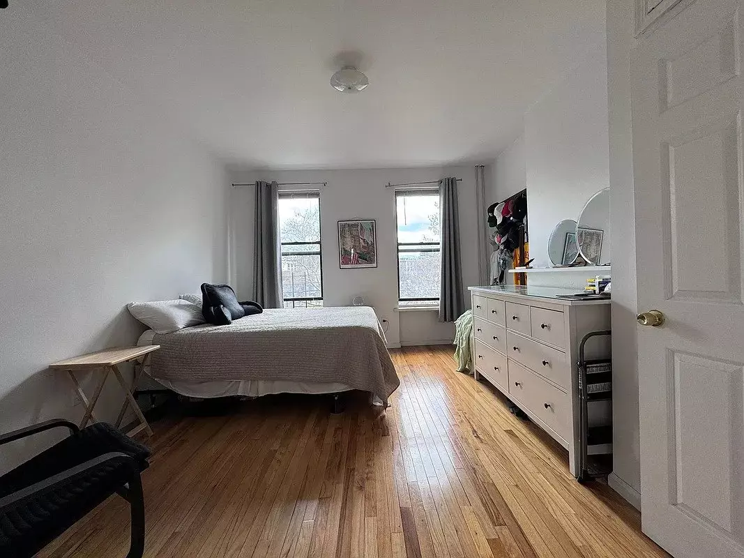 527 Dean Street photo 5