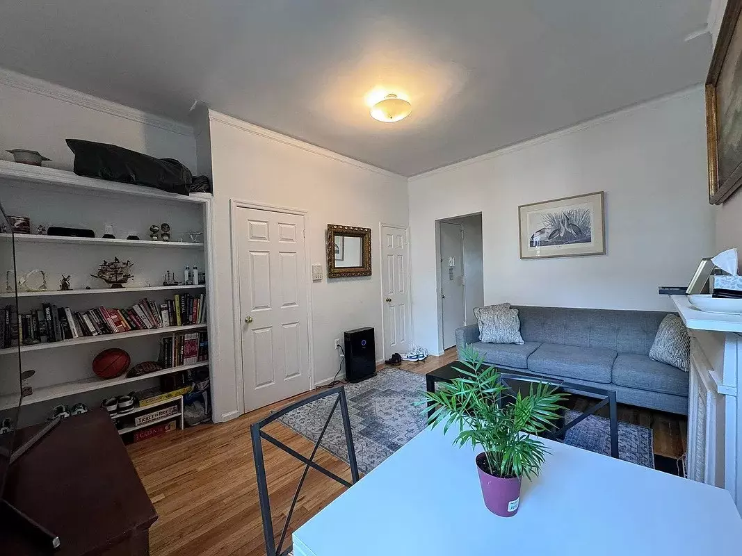 527 Dean Street photo 4