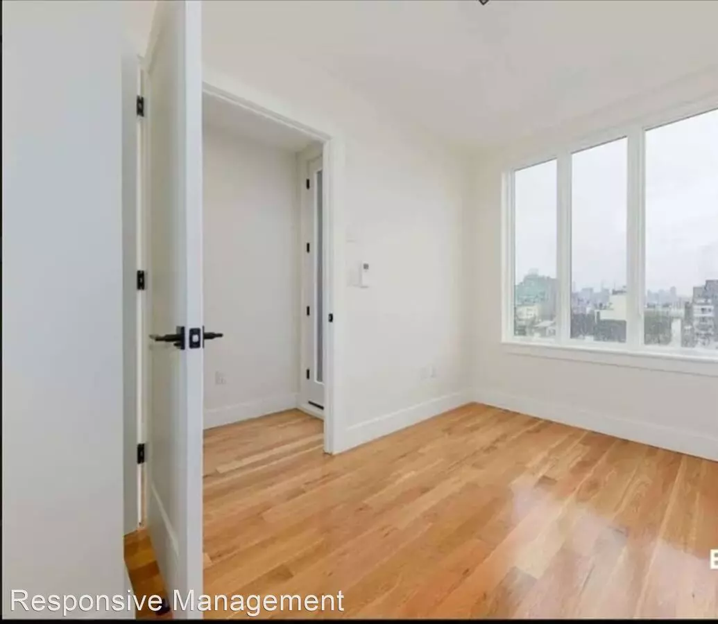 535 Grand Street photo 4