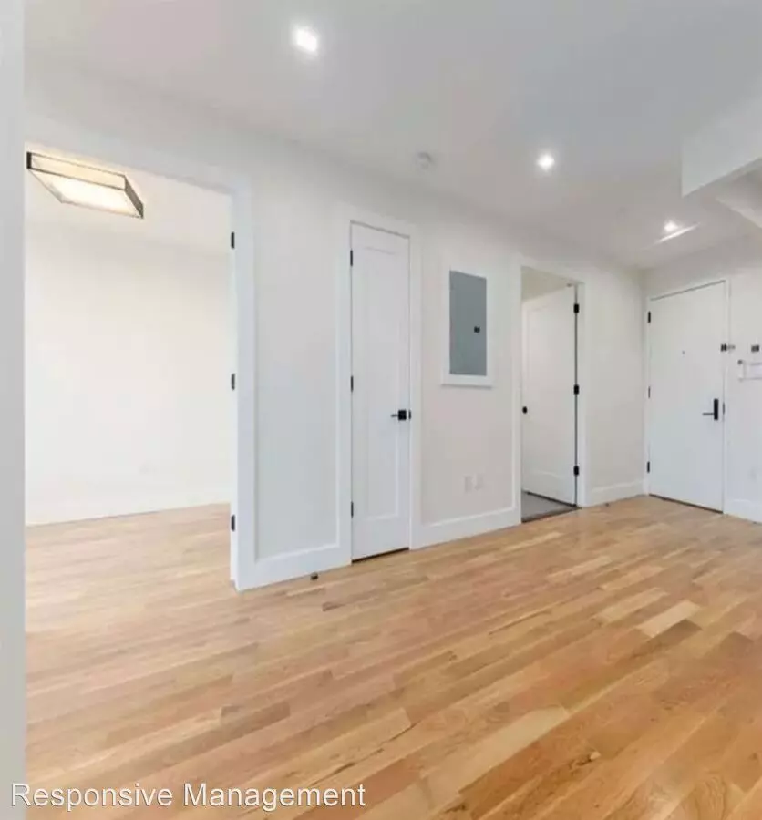 535 Grand Street photo 3