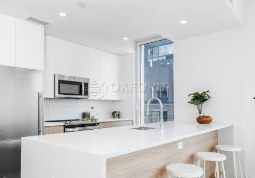 540 Waverly Avenue photo 4