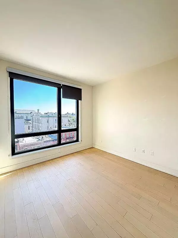 550 Vanderbilt Avenue photo 4