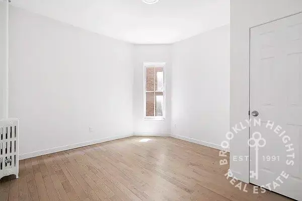 62 Montague Street photo 4