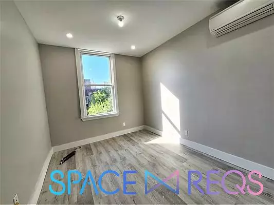 739 6th Avenue photo 4