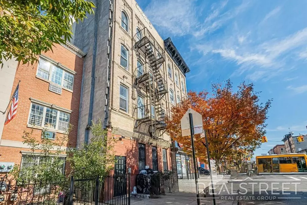 A Spacious 1 Bedroom Apartment photo 5