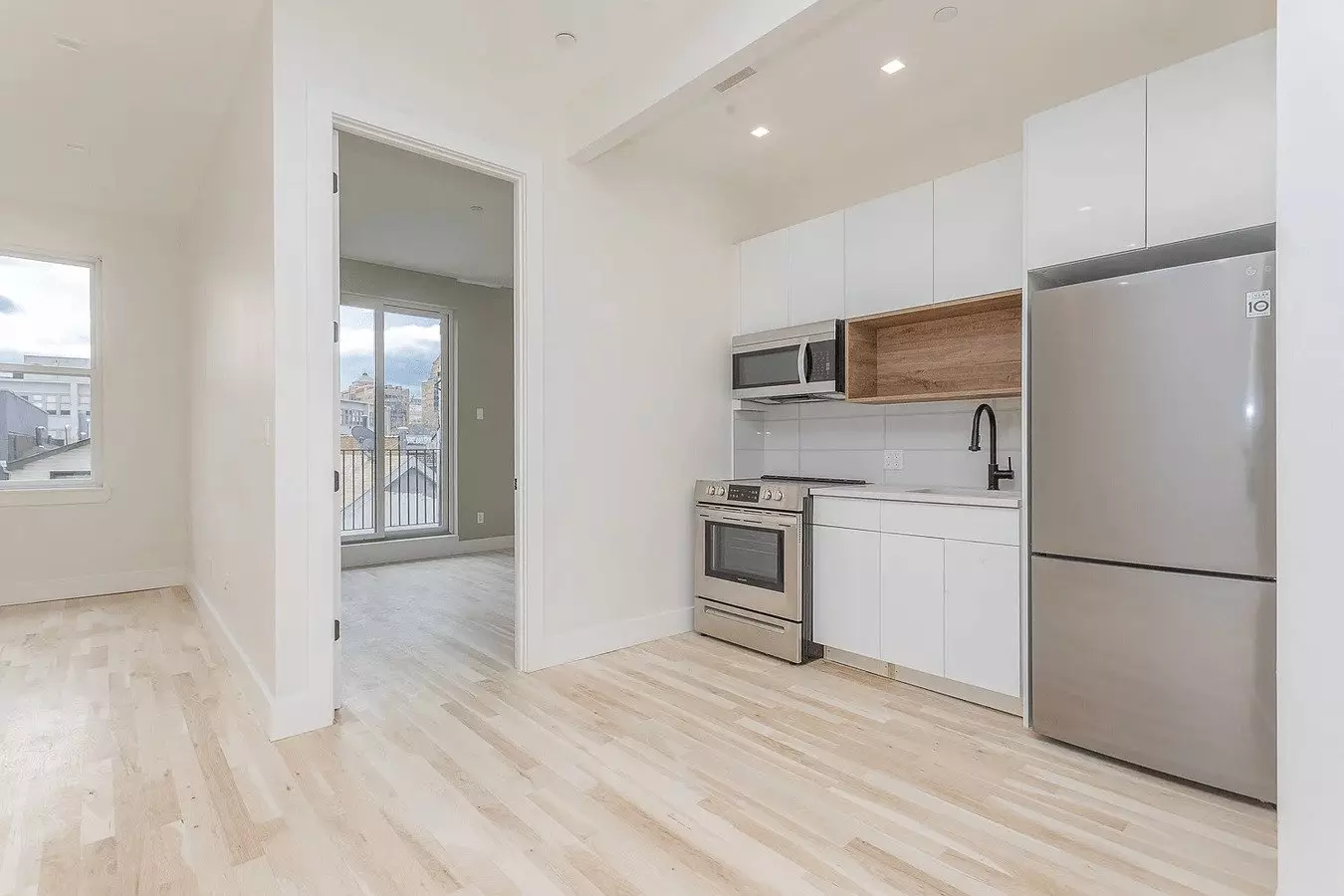 Interesting 1 Bed 1 Bath photo 4
