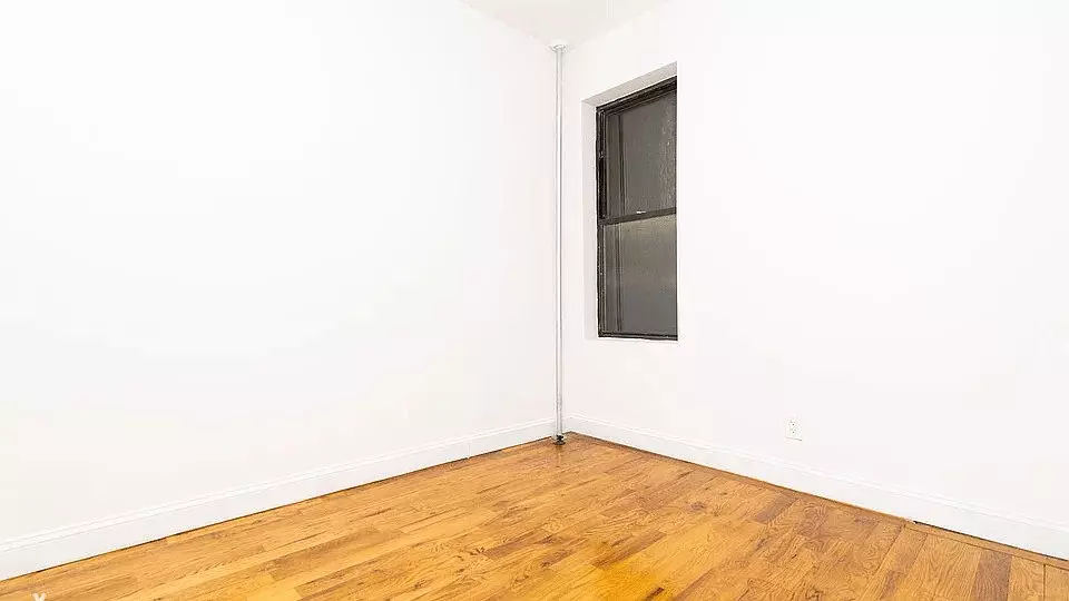 Modern 2br With Hardwood Floors &amp; Stainless Appliances photo 3