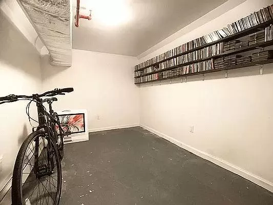 Room Available In This Beautiful Duplex 2 Bedroom photo 5