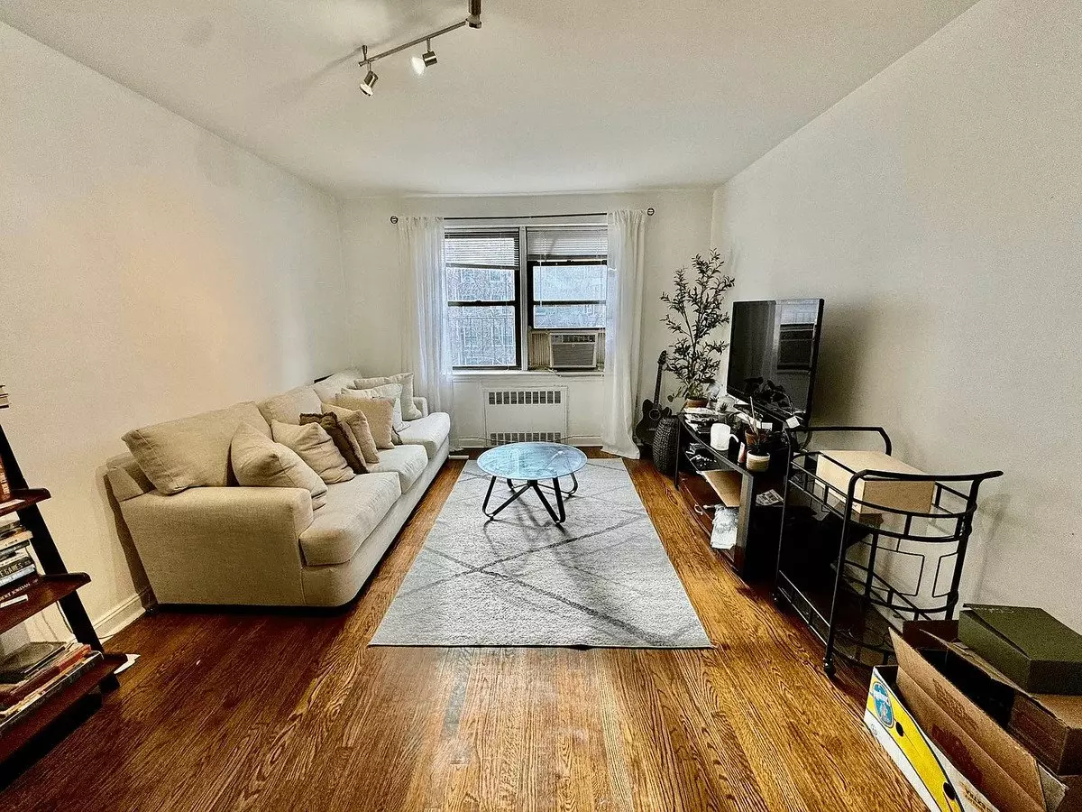 Spacious Bay Ridge Co-op With New Kitchen &amp; Bathroom ? Available Now! photo 3