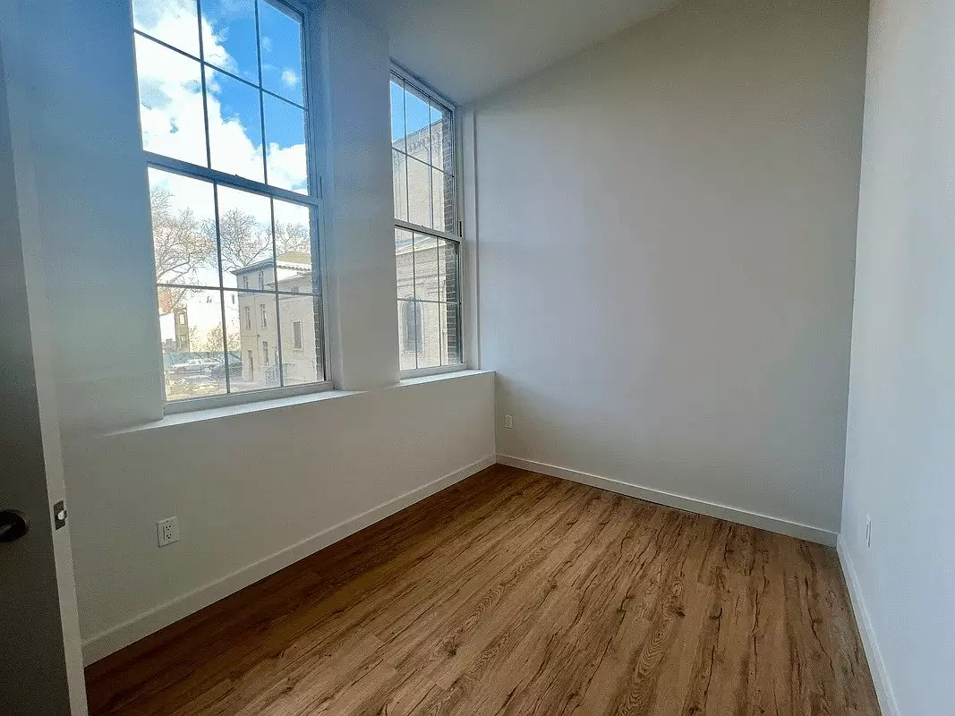 Stunning One-bedroom Apartment In The Heart Of Crown Heights photo 3