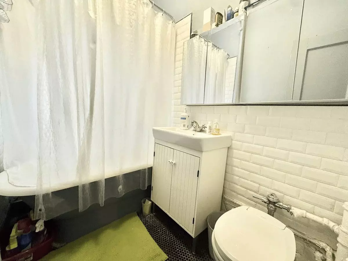 Sunlit Hardwood-floor Apartment In Trendy Sunset Park photo 4