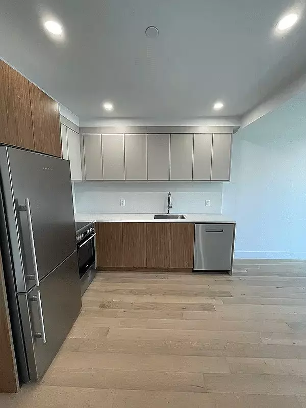 145 Greene Avenue photo 4