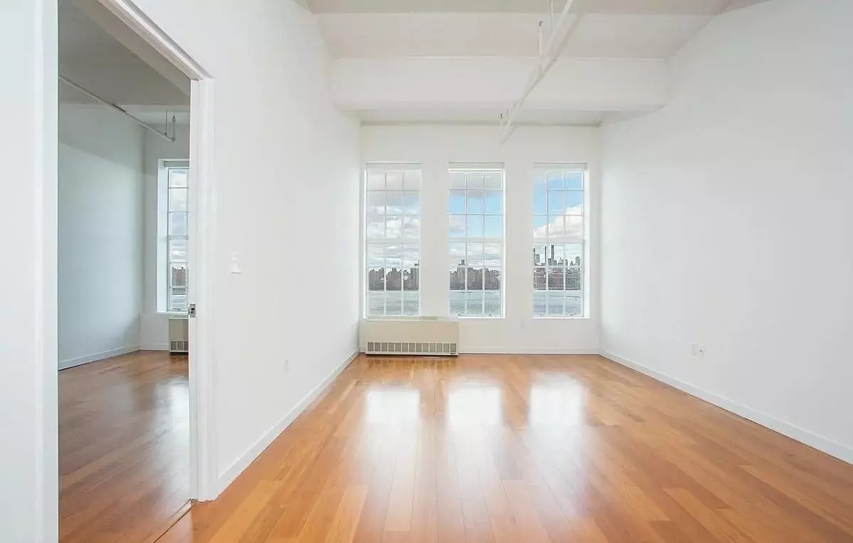 Williamsburg 1-bedroom, 1 Bath Stunning Apartment! photo 4
