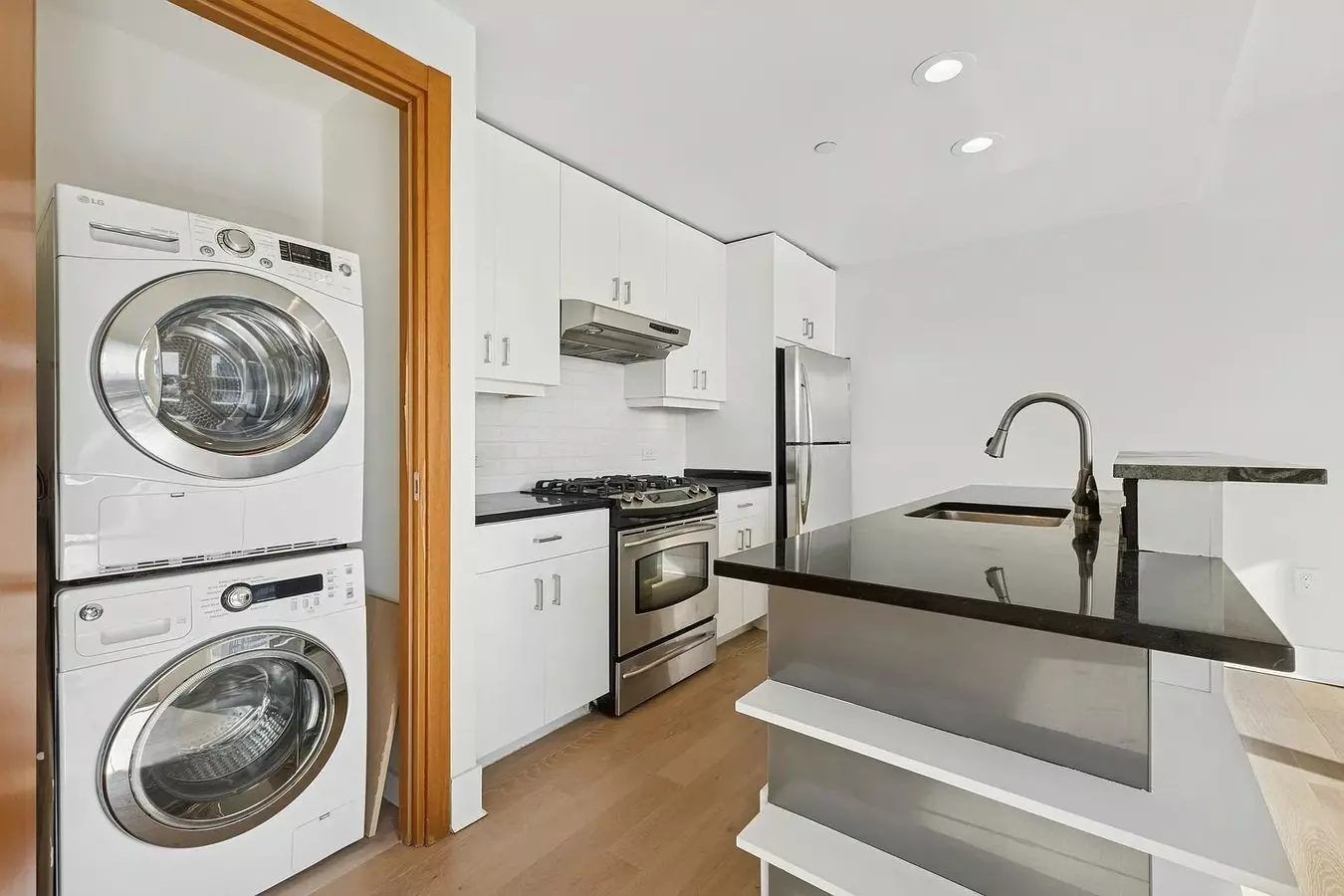 Williamsburg 1 Bedroom W/ Beautiful Views Of The Skyline photo 2