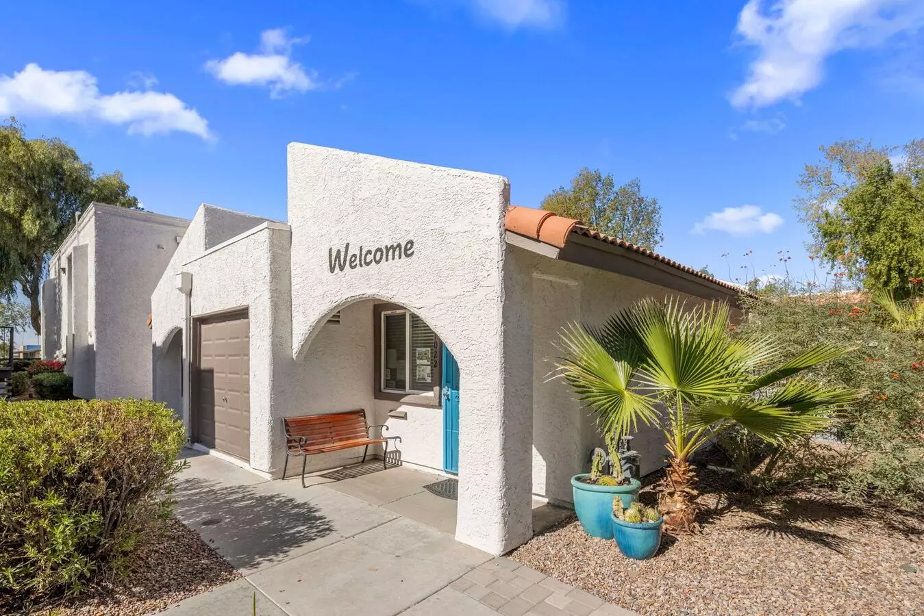 1022 E. Narramore Avenue photo 2