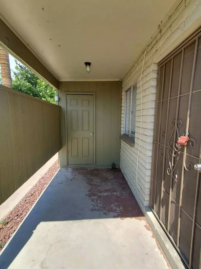 Apache Road Apartments photo 2