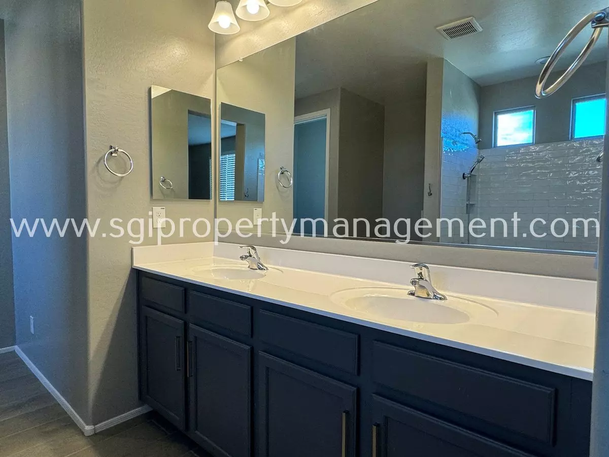 21080 W Almeria Rd photo 2