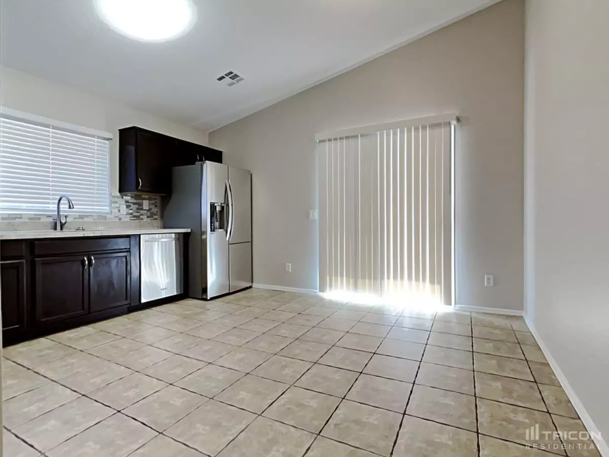 23403 West Cocopah Street, Buckeye, AZ 85326 photo 2