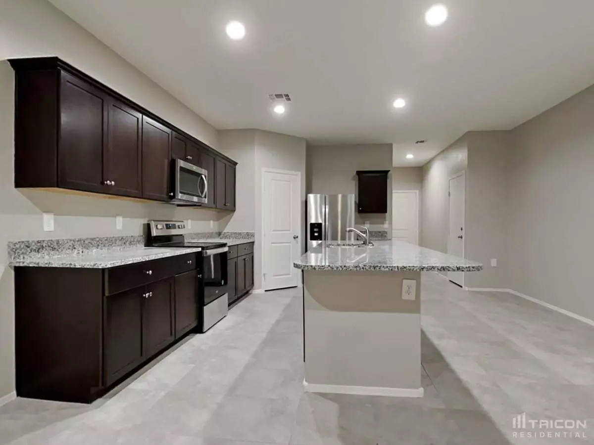 24350 West Wood Street, Buckeye, AZ 85326 photo 2
