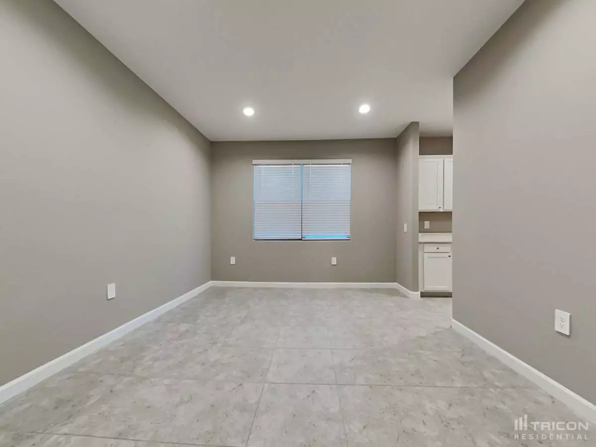 30291 West Sheila Lane, Buckeye, AZ 85396 photo 2