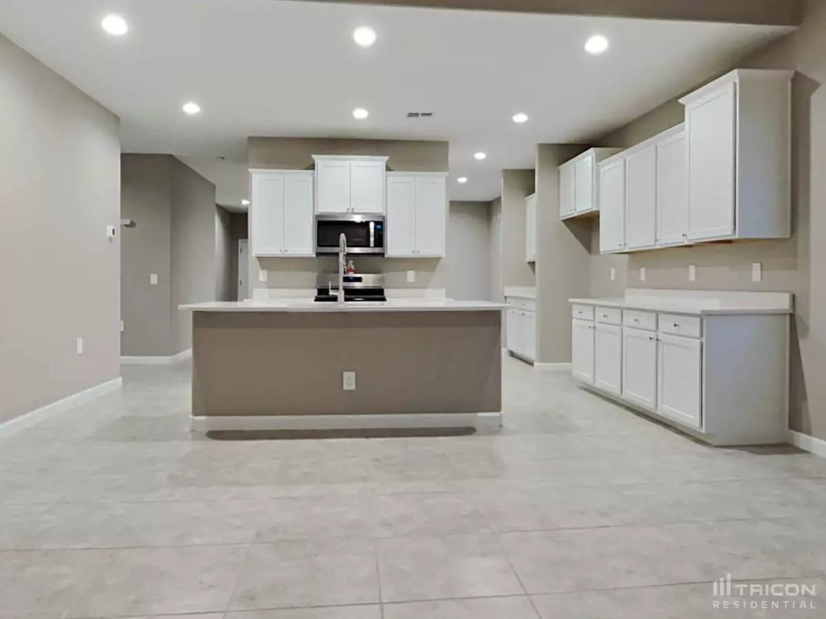 30291 West Sheila Lane, Buckeye, AZ 85396 photo 5