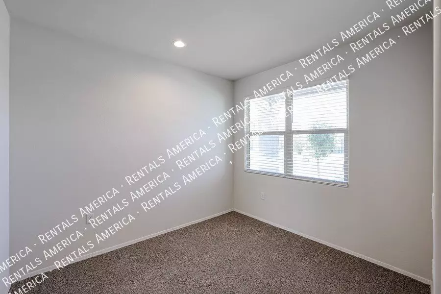 30706 West Indianola Avenue, Buckeye, AZ 85396 photo 2