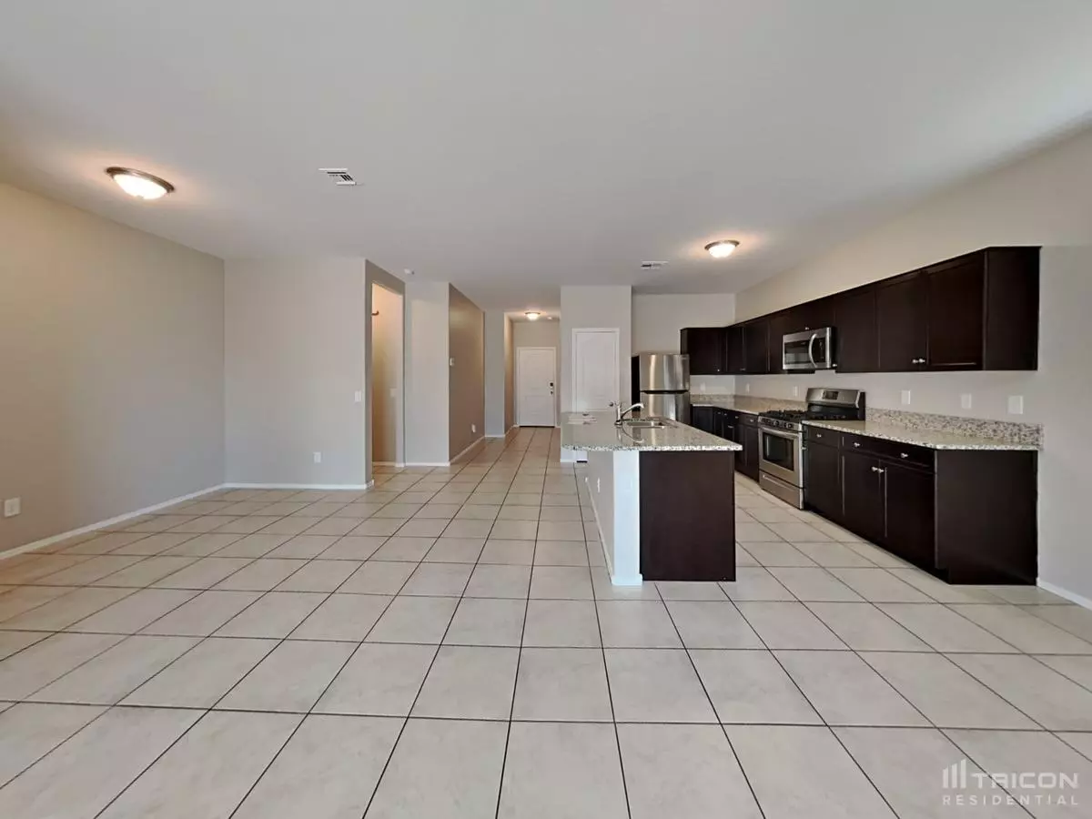 31057 West Fairmount Avenue, Buckeye, AZ 85396 photo 2