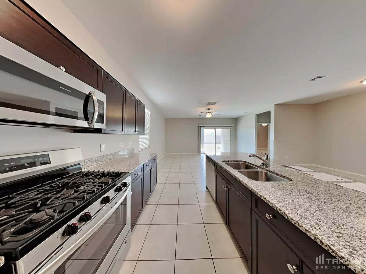 31057 West Fairmount Avenue, Buckeye, AZ 85396 photo 4