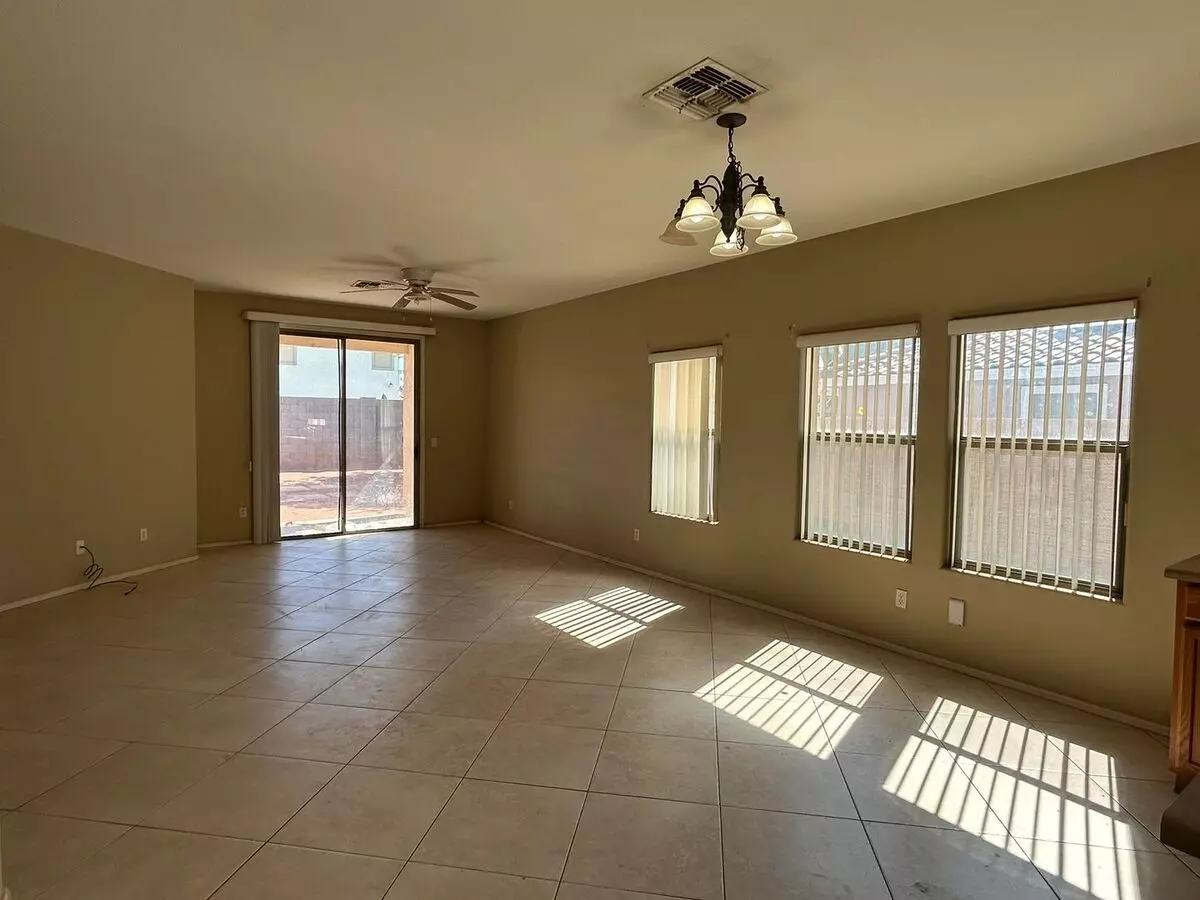 25758 W Nancy Ln Buckeye, AZ 85326 photo 5