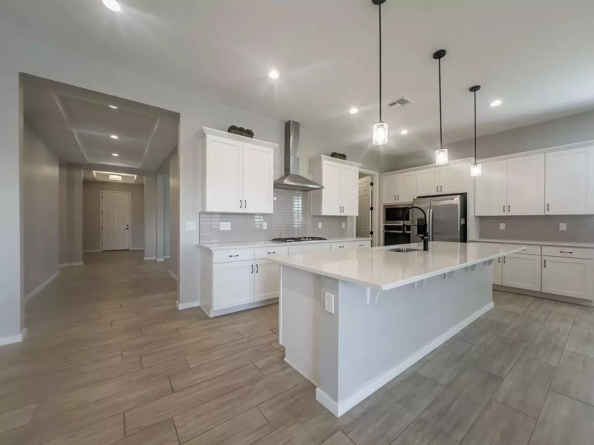 Modern, Spacious Living! 4 Bed 3 Bath Over 2500 Sqft! photo 5