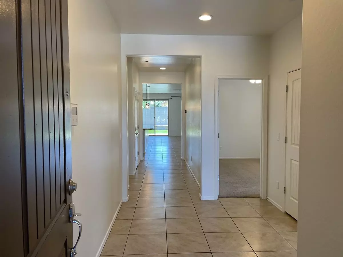 21257 W Berkeley Rd photo 3