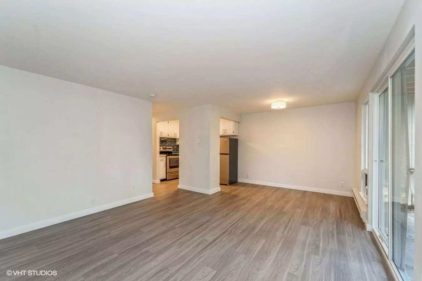 Van Lloyd Apartments photo 5