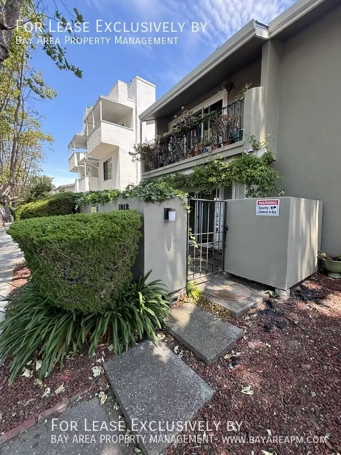 1018 Chula Vista Avenue, Burlingame, CA 94010 photo 4