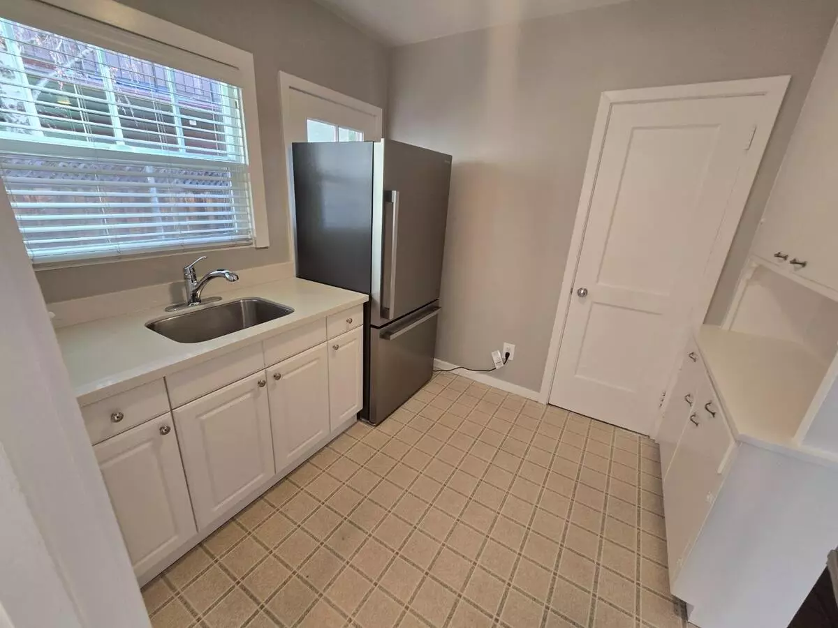 1218 Bellevue Avenue, Burlingame, CA 94010 photo 4