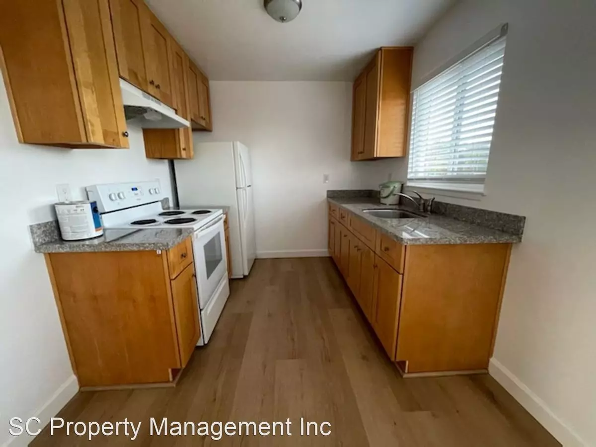 1730 Sequoia Ave photo 3