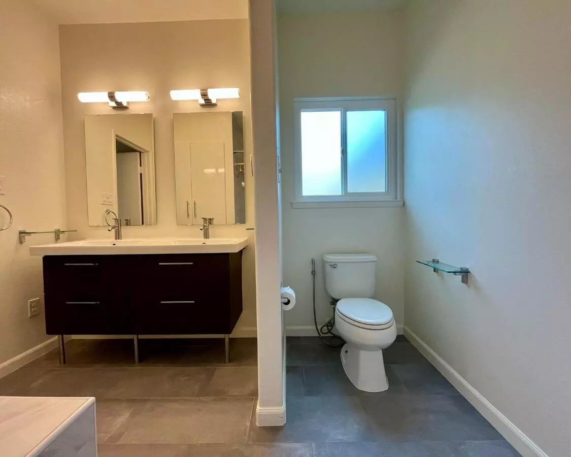 525 Almer RD 210 photo 2