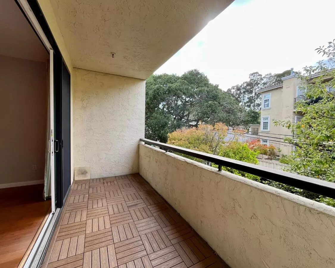 525 Almer RD 210 photo 4