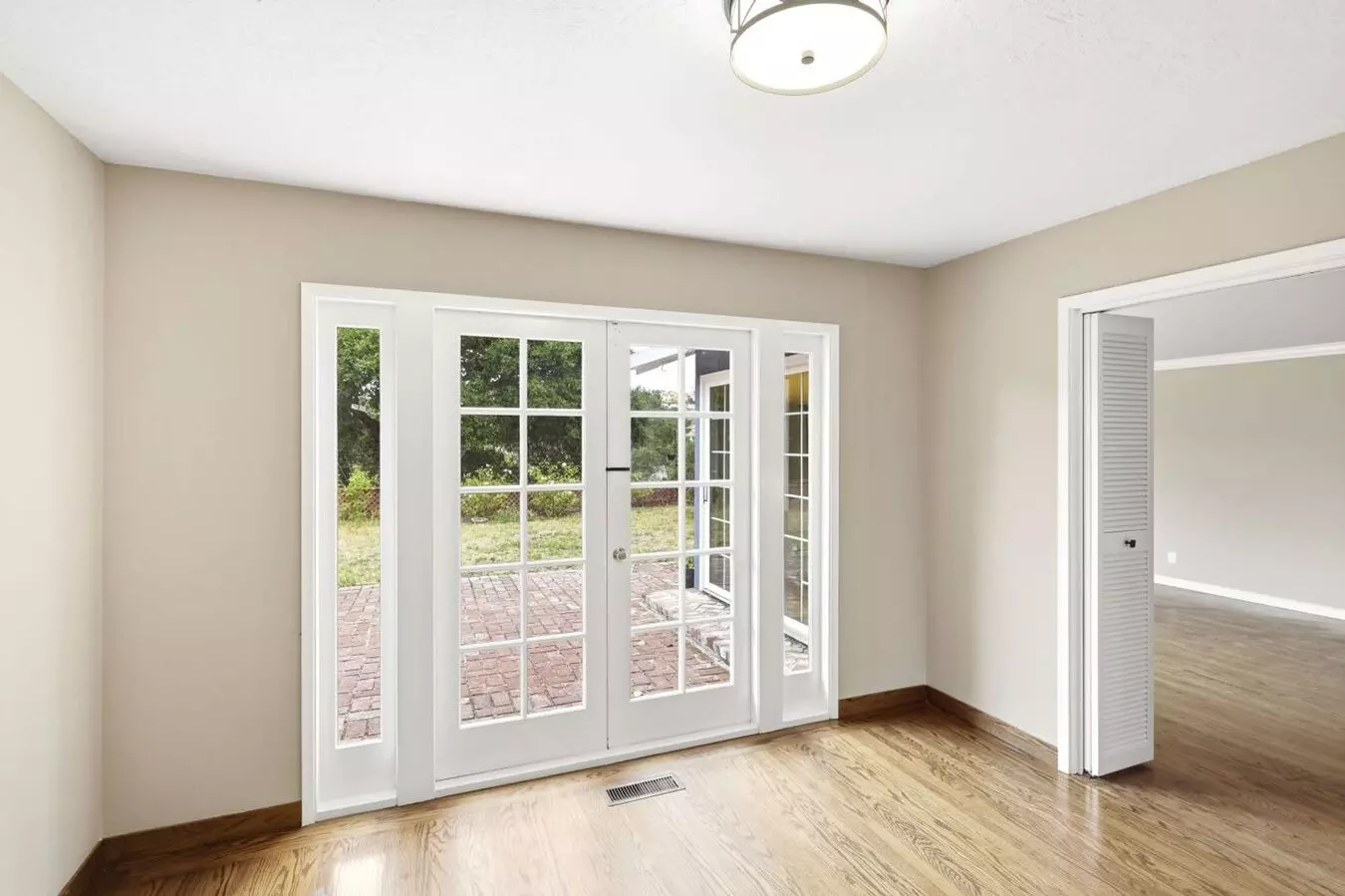 Updated 4 Bed, 2 Bath Home With Canyon Views! photo 3