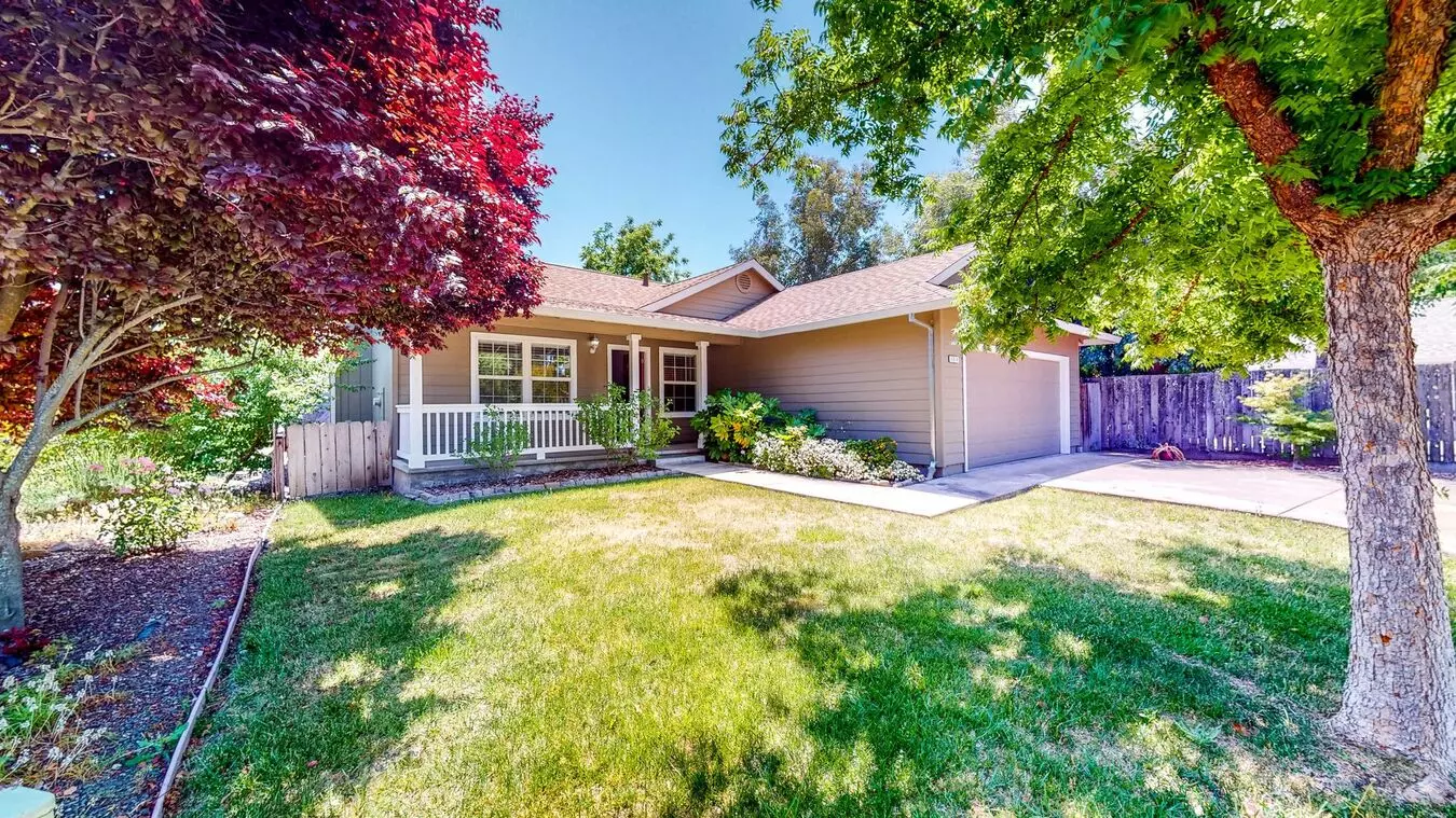 Pure Property Management - Darling 3 Bedroom Home Calistoga! photo 2