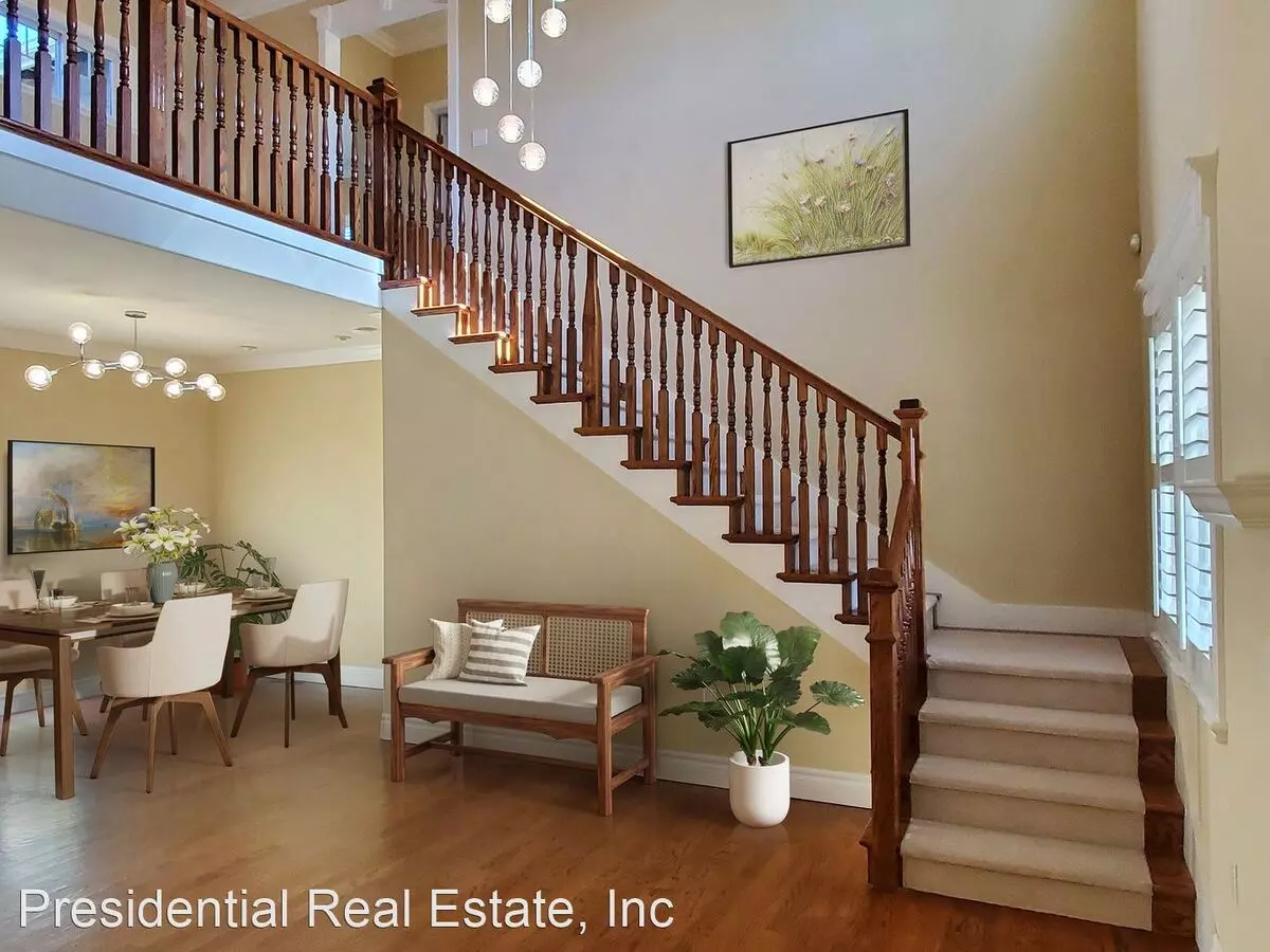 115 Sunnyside Ave photo 3