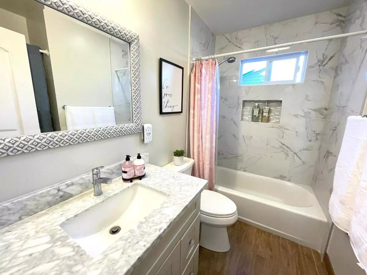 1153 Erin WAY photo 5