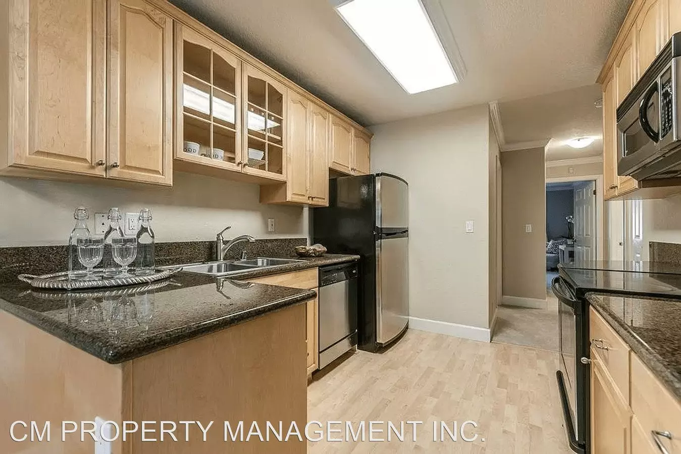 553 W Latimer photo 5