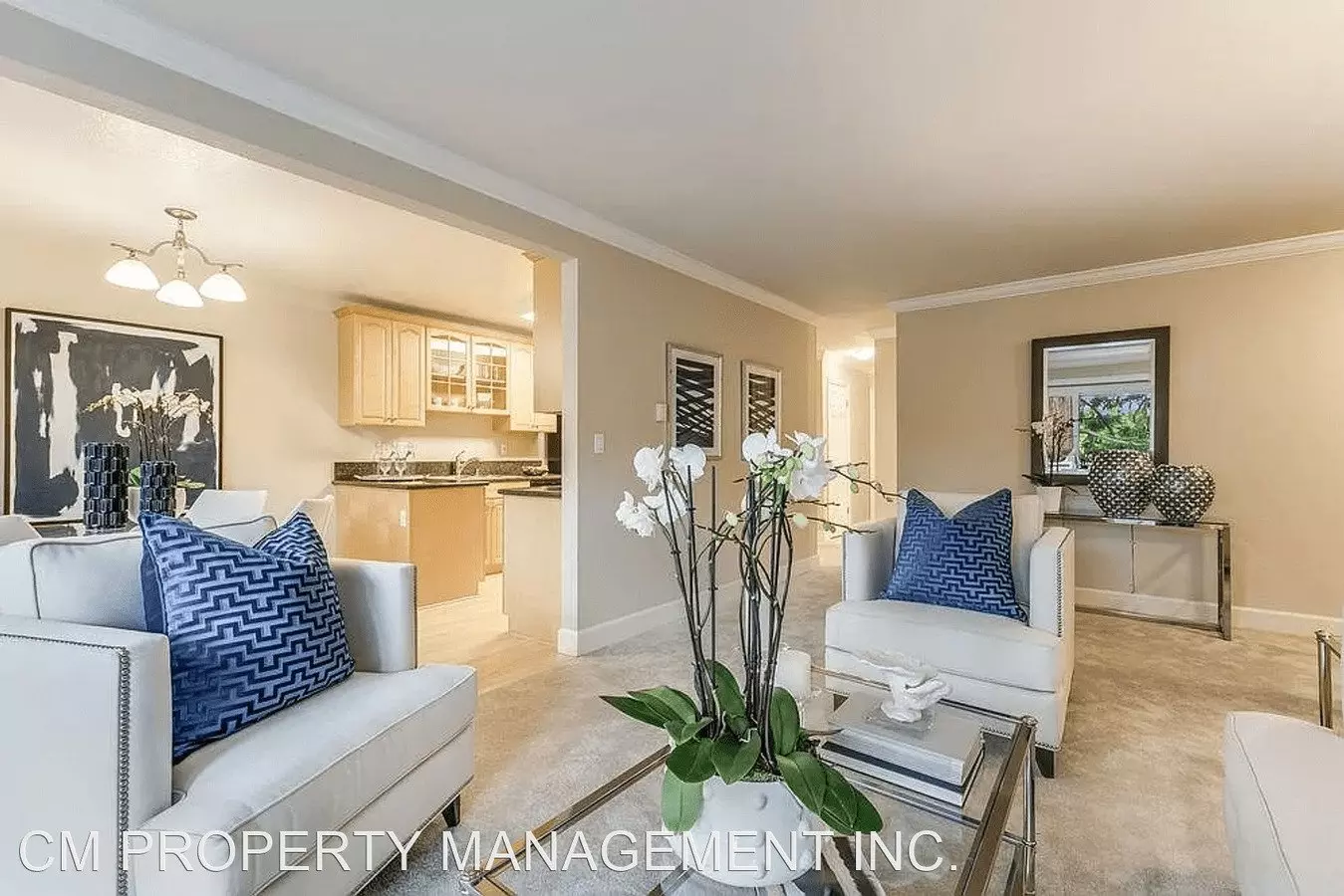 553 W Latimer photo 4