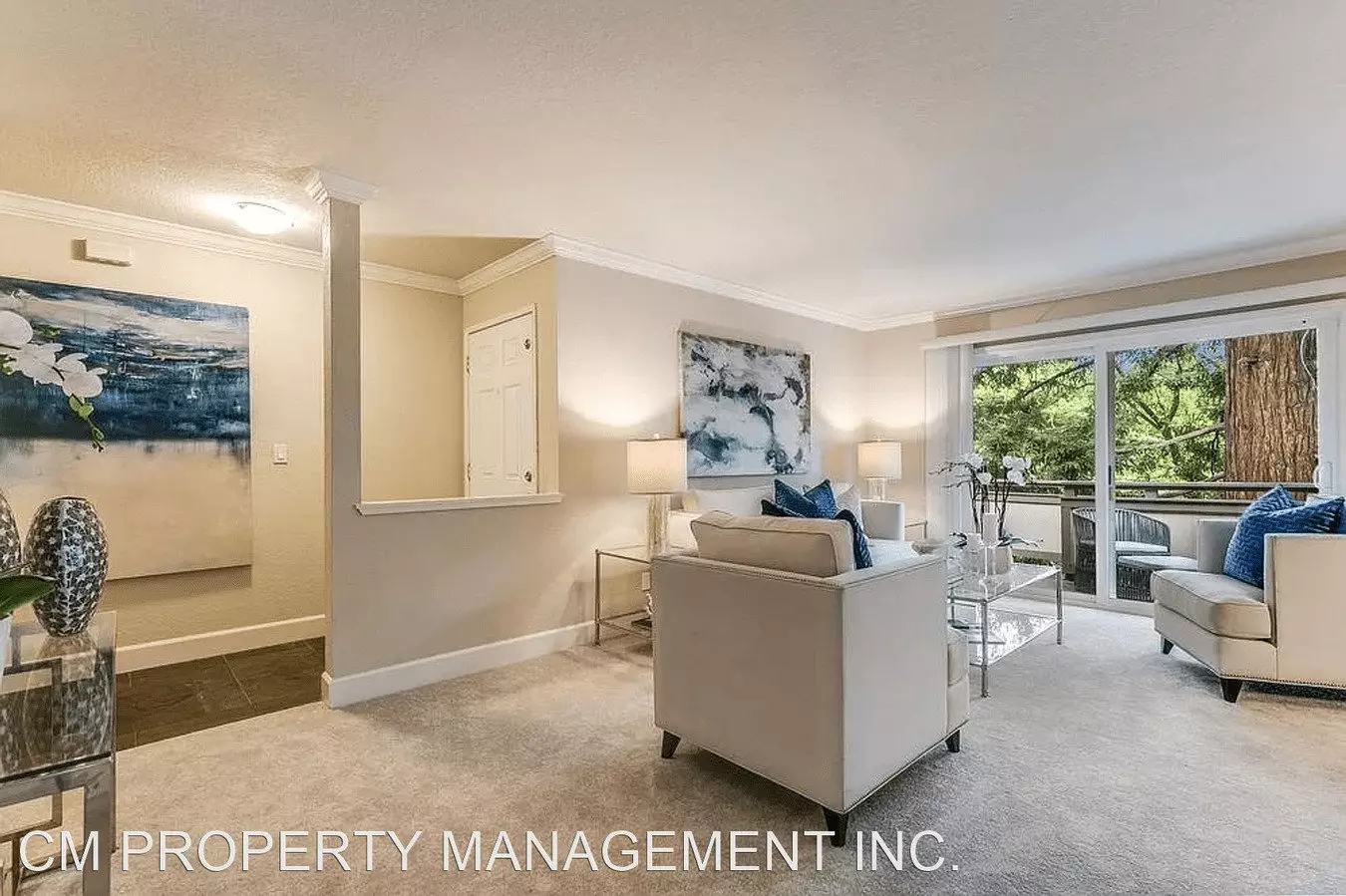 553 W Latimer photo 3