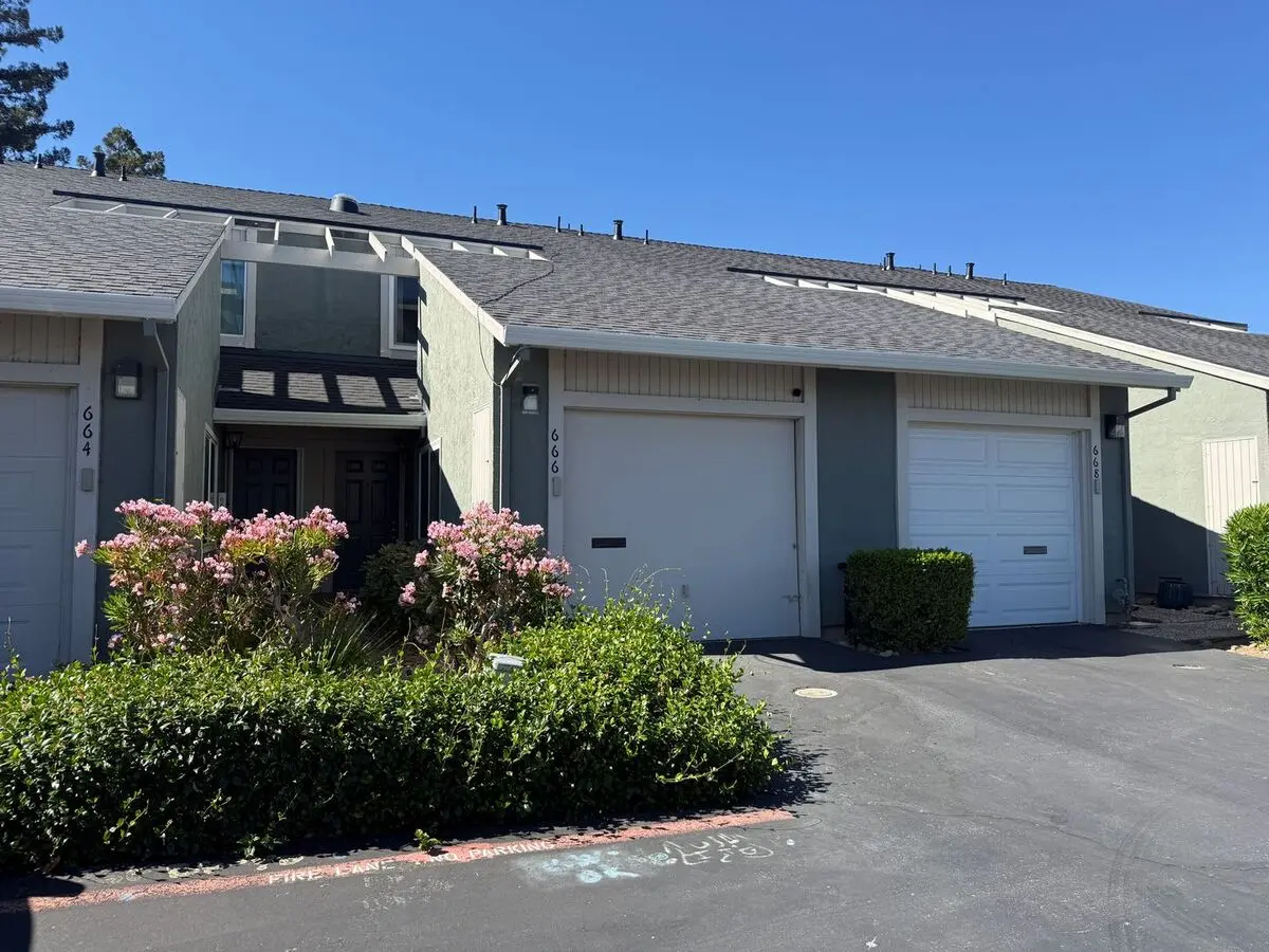 Bright Campbell Condo With Vaulted Ceilings & Private Balconies