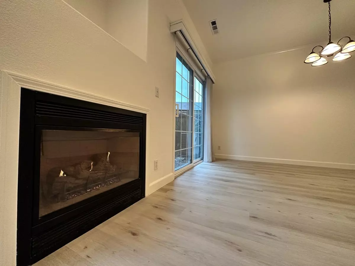 181 Orchard Oak Cir photo 2