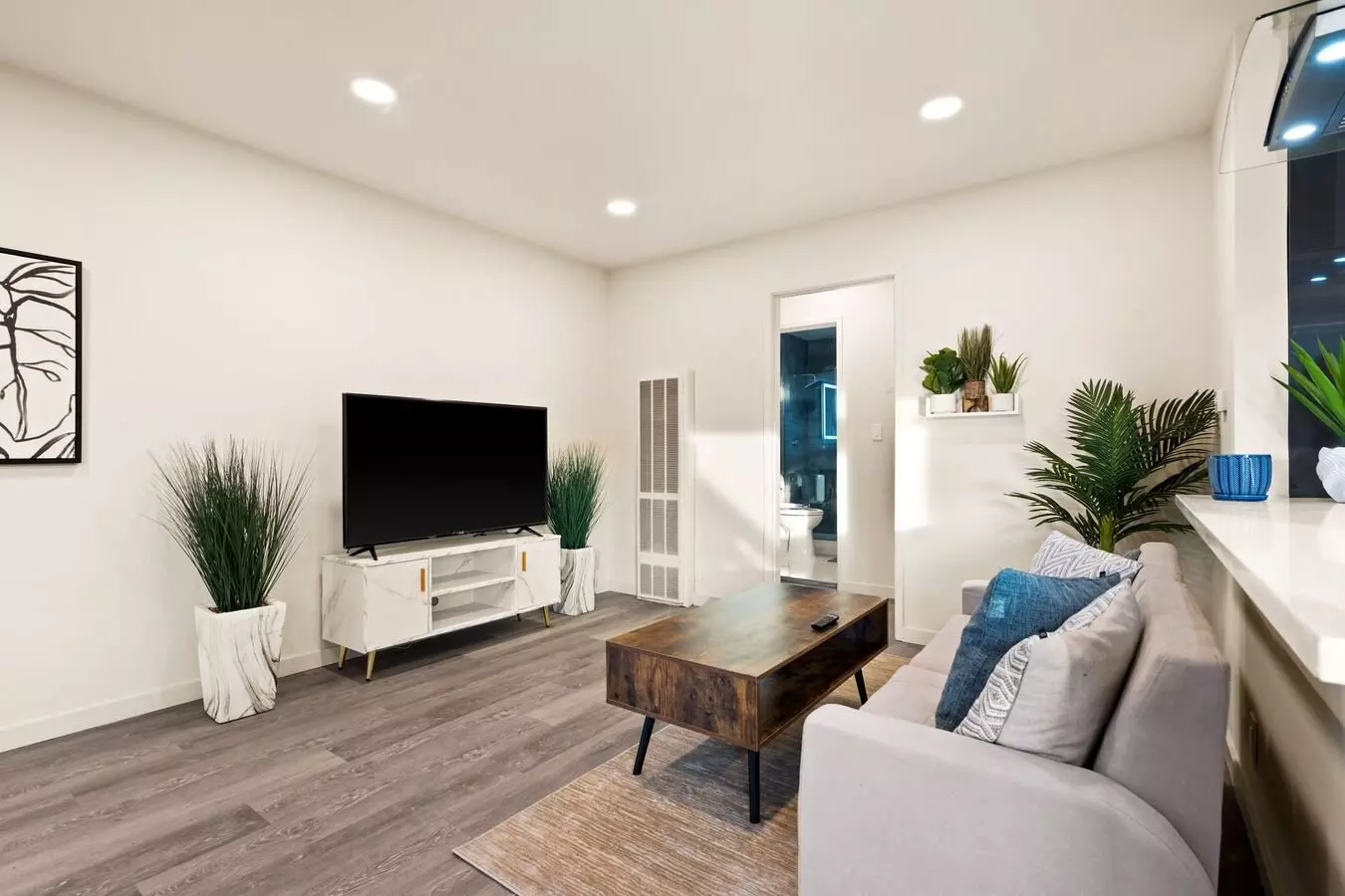 Dunster Dr Apartments, Five Minute Walk to Downtown Campbell photo 3