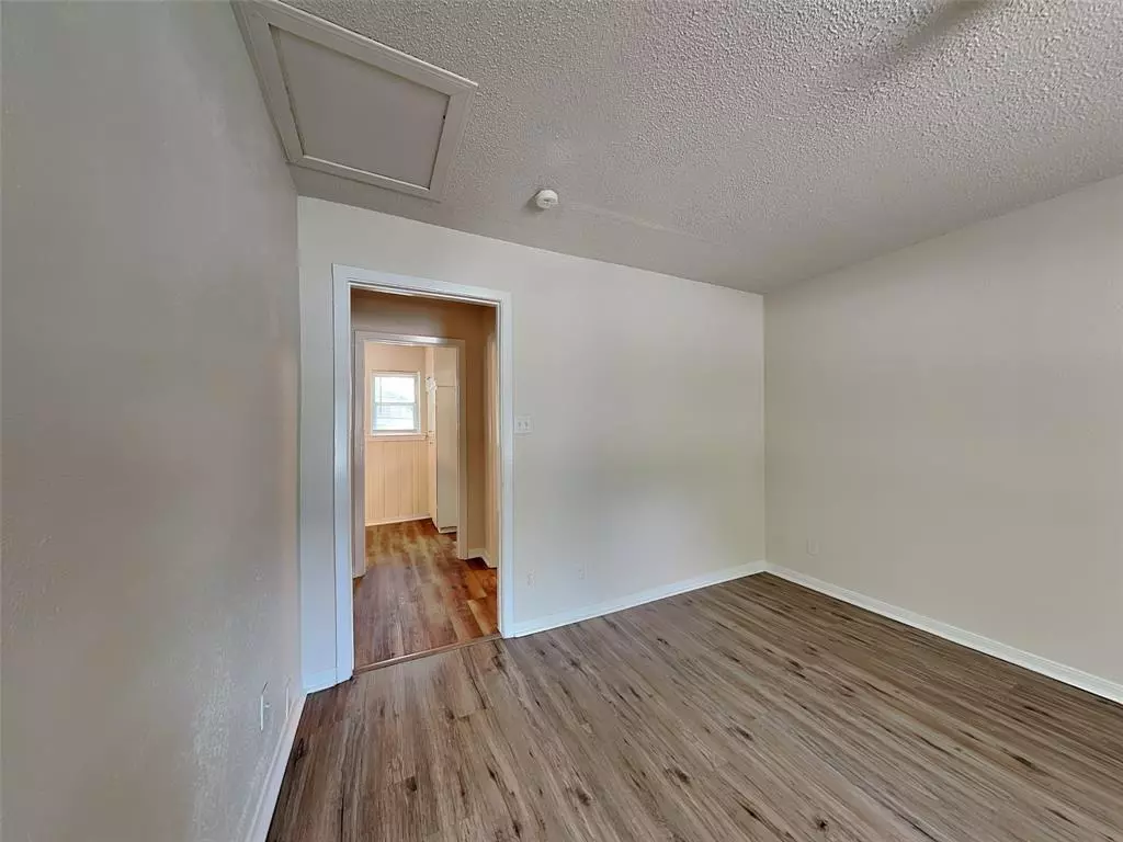 1002 Noble Avenue, Carrollton, TX 75006 photo 5