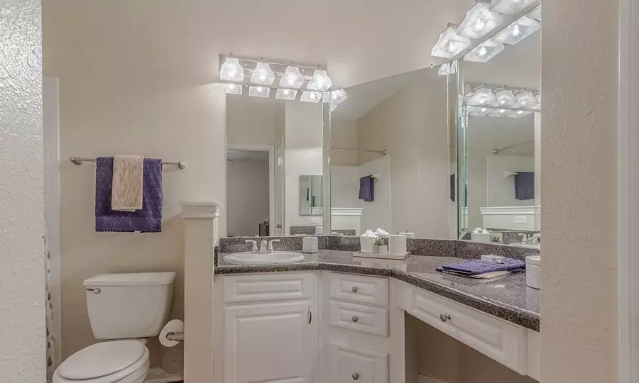 1226 Indian Run Drive, Carrollton, TX 75010 photo 3