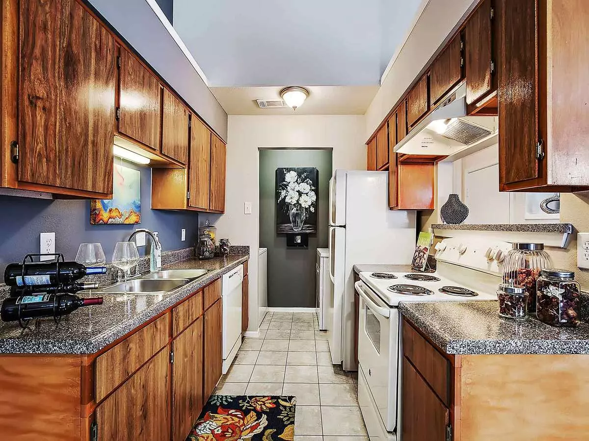 Galleria Townhomes photo 3